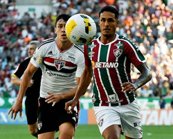 Desfalcado, São Paulo leva virada do Fluminense com show de Cano no Maraca
