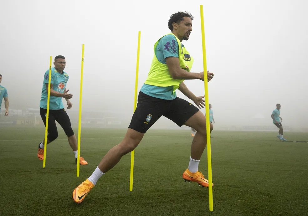 Marquinhos e Thiago Silva em treino da seleção brasileira — Foto: Lucas Figueiredo / CBF 