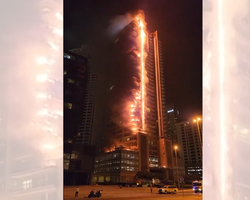 Vídeo: Incêndio de grandes proporções atinge prédio de 35 andares em Dubai