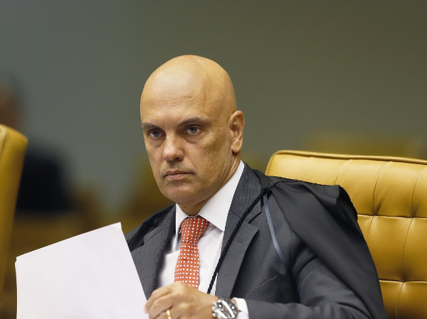 Moraes deve usar filhos para manter Bolsonaro em inquérito no STF