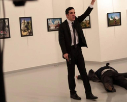 Embaixador da Rússia na Turquia é morto a tiros em galeria em Ancara
