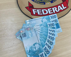 Homem é preso ao receber R$ 1 mil em notas falsas pelos Correios em THE