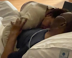 Filha de Pelé publica foto com o ex-jogador no hospital: “Seguimos aqui” 