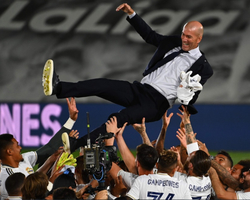 CBF pensa em Zidane para vaga de Tite; técnico espera retorno da França