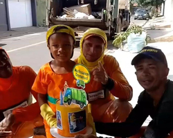 Garoto de 4 anos faz aniversário com tema de caminhão de lixo em Teresina