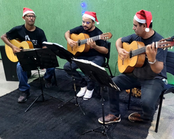 Orquestra de Violões realiza apresentações natalinas em Teresina