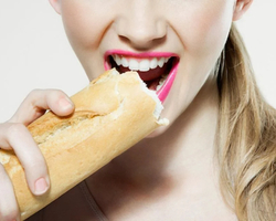 O que acontece no corpo se você come pão todos os dias? 