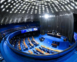Senado aprova PEC da Transição em dois turnos; texto vai à Câmara