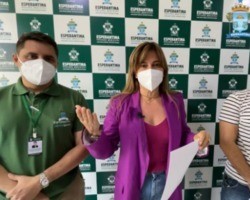 Prefeita Ivanária Sampaio anuncia reajuste do piso salarial dos professores