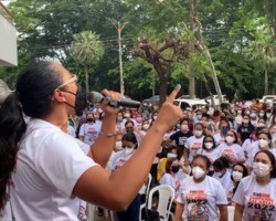 Professores da rede municipal de Teresina protestam contra reajuste 