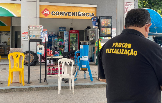Procon autua 12 postos após aumento da gasolina para R$ 7,30 em Teresina
