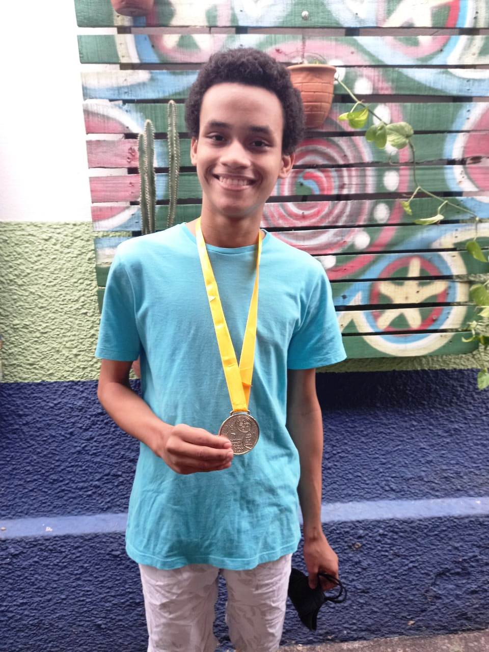 Aluno da rede municipal de Teresina conquista medalha de ouro na OBF (Foto: Reprodução)