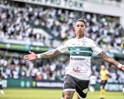 Coritiba  vence o Goiás no Couto Pereira no retorno à Série A