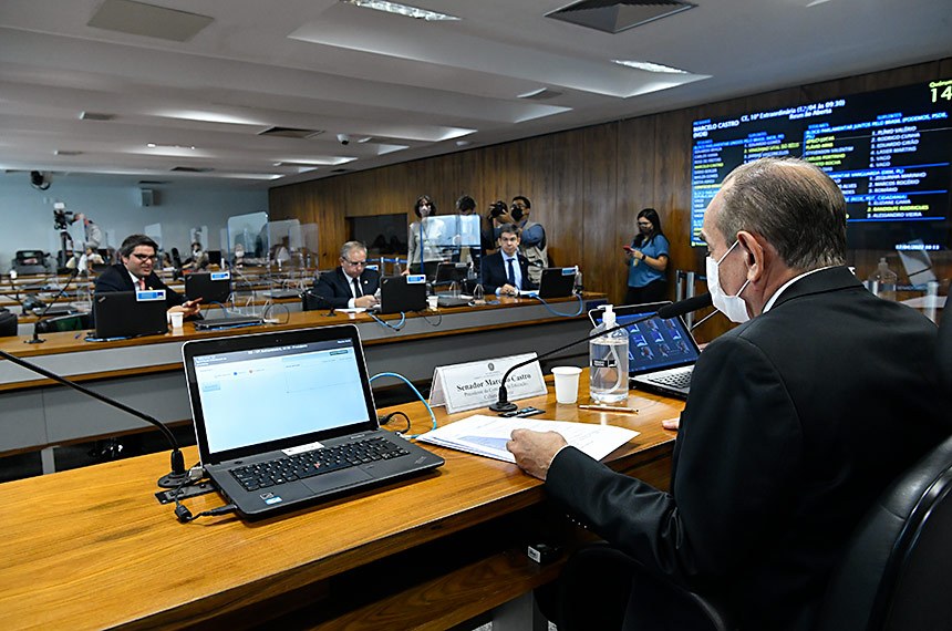 Senador Marcelo Castro conduziu reunião da Comissão de Educação (Foto: Geraldo Magela/Agência Senado)
