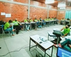 Curso de “Produção de Mídias Digitais” beneficia moradores da Vila da Paz