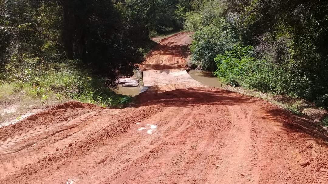 Prefeitura recuperando estradas vicinais em Monsenhor Gil - Imagem 8