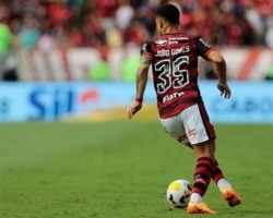 Líder de desarmes do Flamengo perde espaço em meio à sequência de derrotas