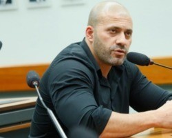 PGR pede ao STF a extinção da pena do deputado Daniel Silveira