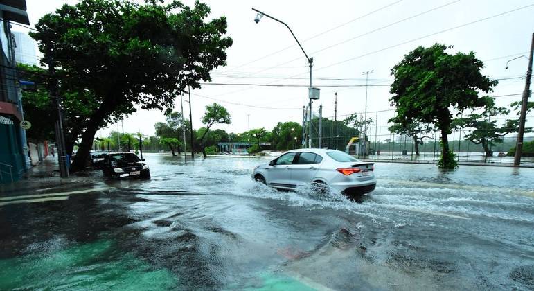 Chuvas estão sendo esperadas para este fim de semana no Nordeste - JOÃO CARLOS MAZELLA/FOTOARENA/ESTADÃO CONTEÚDO 
