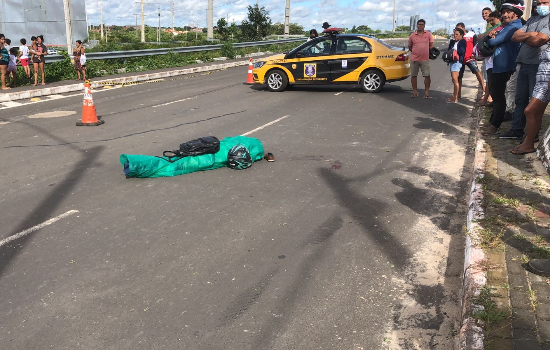 Motociclista perde controle de moto e morre na descida de ponte em Teresina
