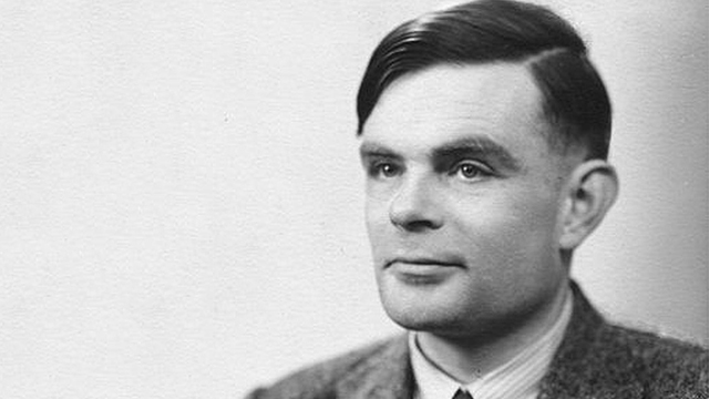 Alan Turing é considerado o pai da computação