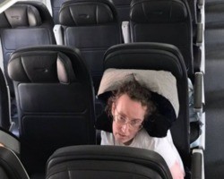 Passageira tetraplégica é esquecida em avião por uma hora e meia em Londres