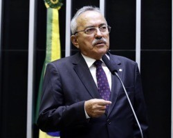 Deputado do Piauí desafia a justiça a barrar auxílio para caminhoneiros