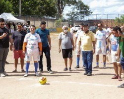 Doutor Pessoa inaugura a revitalização de campo de futebol no Parque Piauí