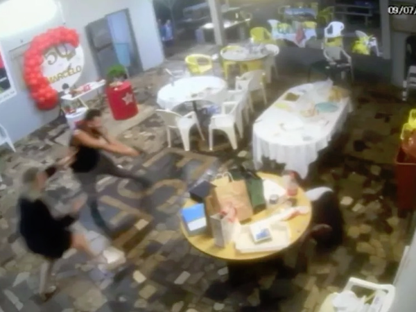 Vídeo mostra atirador invadindo festa de aniversário e matando guarda