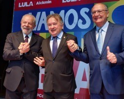 Merlong: Lula faz sessão de fotos com pré-candidatos e define estratégia