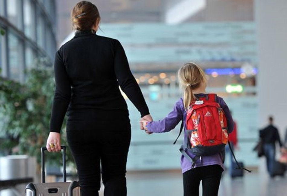 Vara da Infância detalha procedimento para autorização de viagem com menores - Foto: Reprodução/Internet