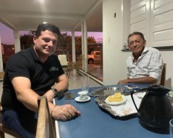 Em Picos, pré-candidato Gustavo Henrique é recebido por Gil Paraibano