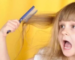 Estresse, cobranças e ansiedade: criança também pode ter queda de cabelo