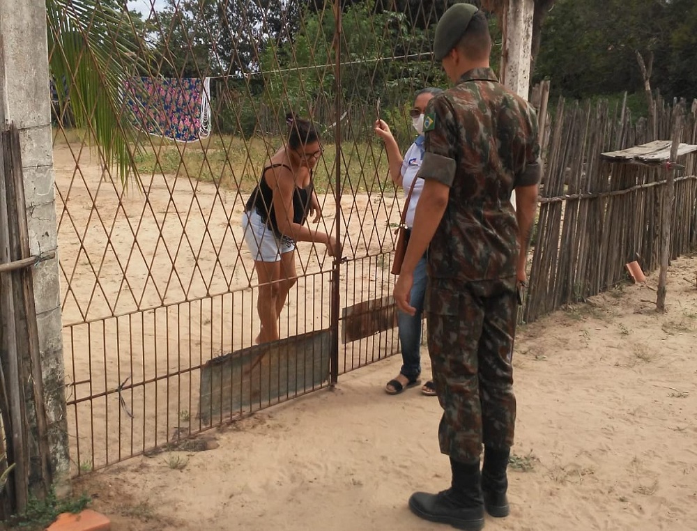 Exército e agentes de endemias visitam residências para combater foco do mosquito | FOTO: Divulgação