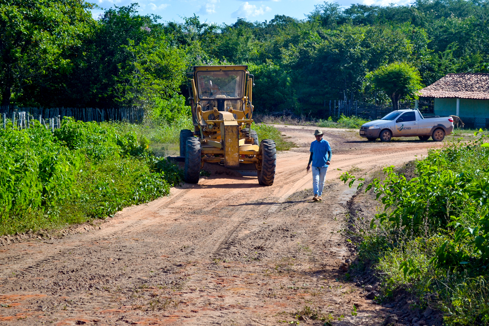 Prefeitura Municipal inicia a revitalização de estradas vicinais - Imagem 8