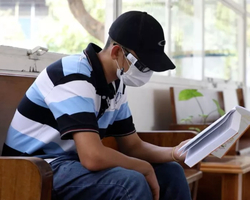 Dispositivo de inteligência artificial ajuda estudantes cegos no Brasil