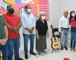 Regina Sousa inaugura obras em Eliseu Martins e Colônia do Gurguéia 
