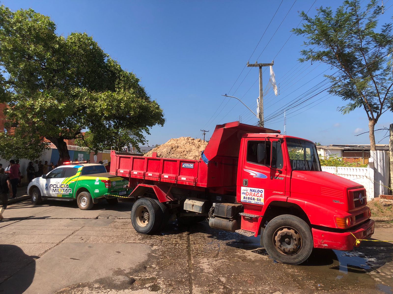 Caminhão estava carregado de areia no momento do acidente - Foto:Matheus Oliveira/Meio Norte