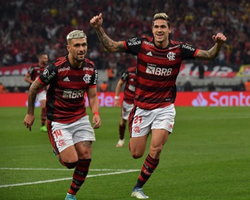 Corinthians perde em casa e Flamengo abre vantagem na Libertadores