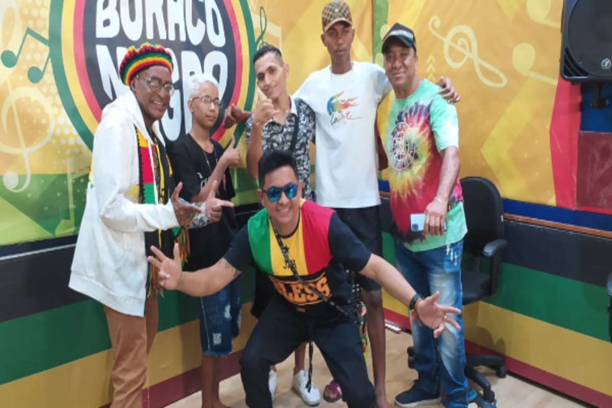 Mário MC de 'Melo de Bafora o Lança' comemora o sucesso da música