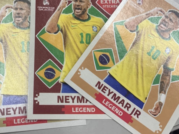 Difícil de ser achada, figurinha de Neymar chega a ser vendida a R$ 9 mil
