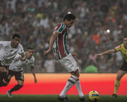  Corinthians marca no fim e arranca empate do Fluminense no Maracanã