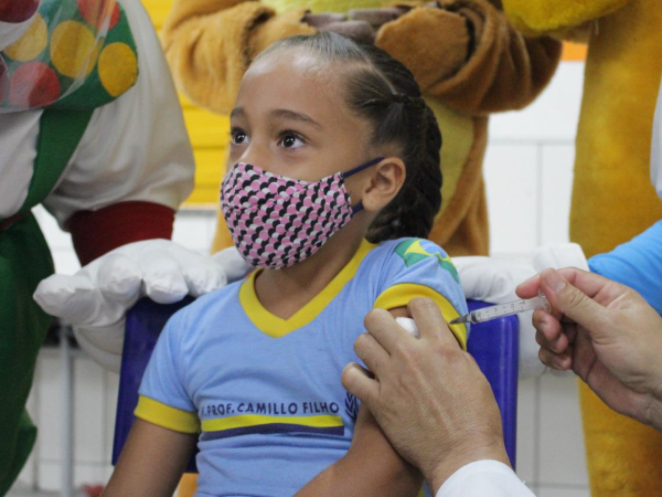 Crianças de 3 e 4 anos serão vacinadas contra Covid em CMEIs de Teresina