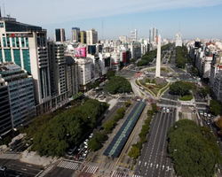 Queda do peso leva turistas brasileiros a Argentina; veja como aproveitar