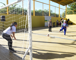 Regina Sousa inaugura quadra poliesportiva na Vila Irmã Dulce