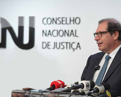 Ministro Luís Salomão assume CNJ e promete suporte a juízes nas eleições
