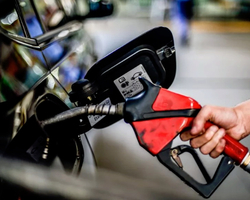Petrobras reduz novamente o preço da gasolina nas distribuidoras