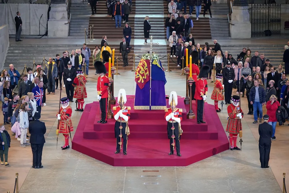 Palácio de Westminster, em Londres, já vazio nesta segunda (19) (Foto: (Foto: REUTERS/Yui Mok) 