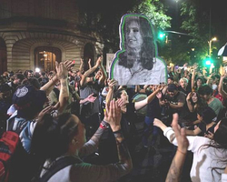 Argentinos protestam nas ruas após ataque a Cristina Kirchner