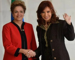 Cristina Kirchner diz a Dilma que nervosismo do atirador fez arma falhar